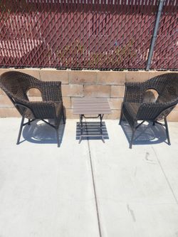 Table Set (Located In sunland)