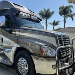 2013 Dynamax Grand Sport Ultra 370