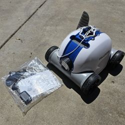 Automatic Pool Vacuum