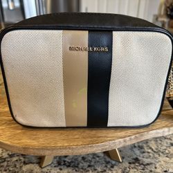 MICHAEL KORS JET SET Medium Camera Bag Center Stripe Black/Camel