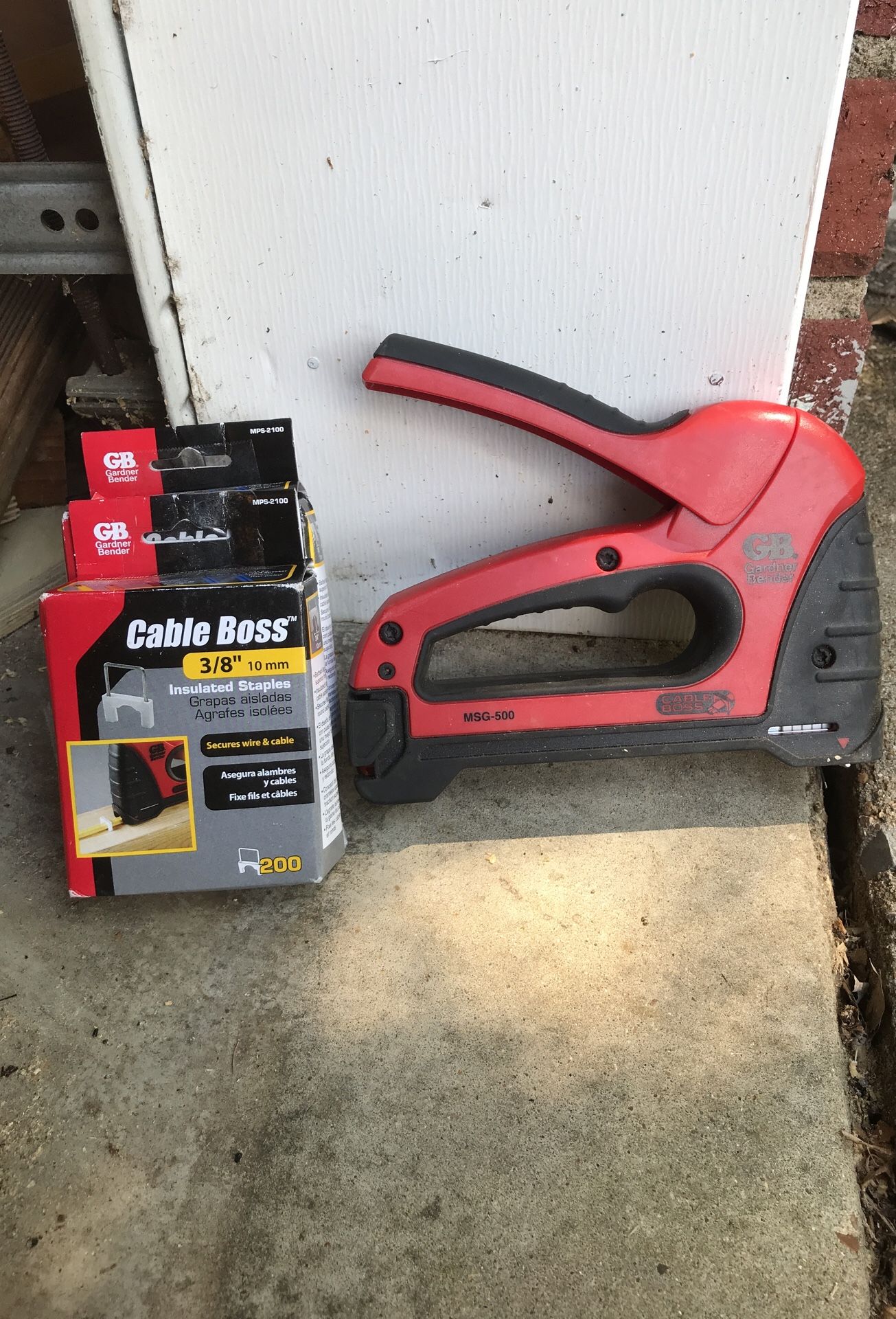 Gardner Bender Stapler with staples