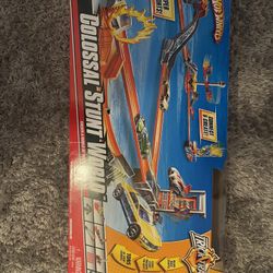 Hot Wheels Stunt Racetrack