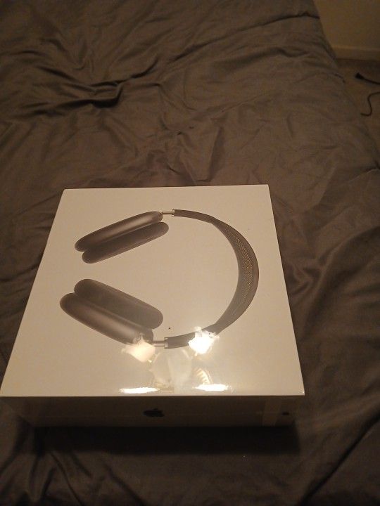 Apple AirPods Pro Max - Brand New Sealed
