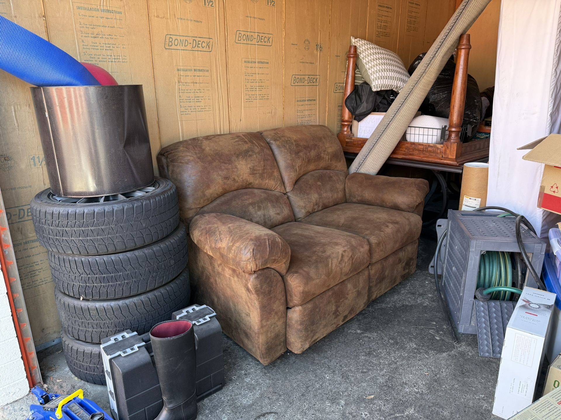 Recliner Sofa / Loveseat