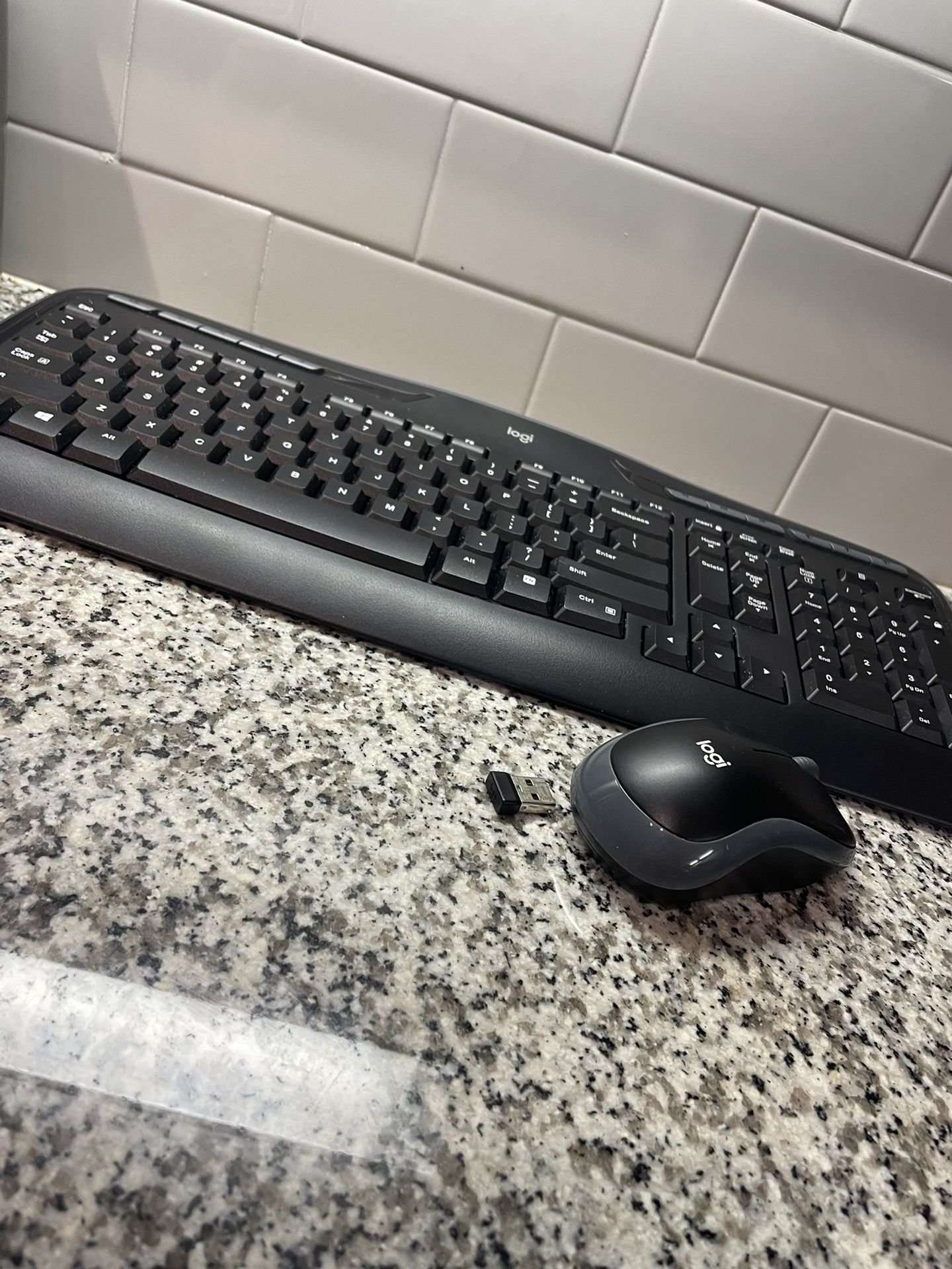 Logitech Wireless Mouse and Keyboard Set- USB Dongle Included