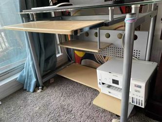 Computer desk