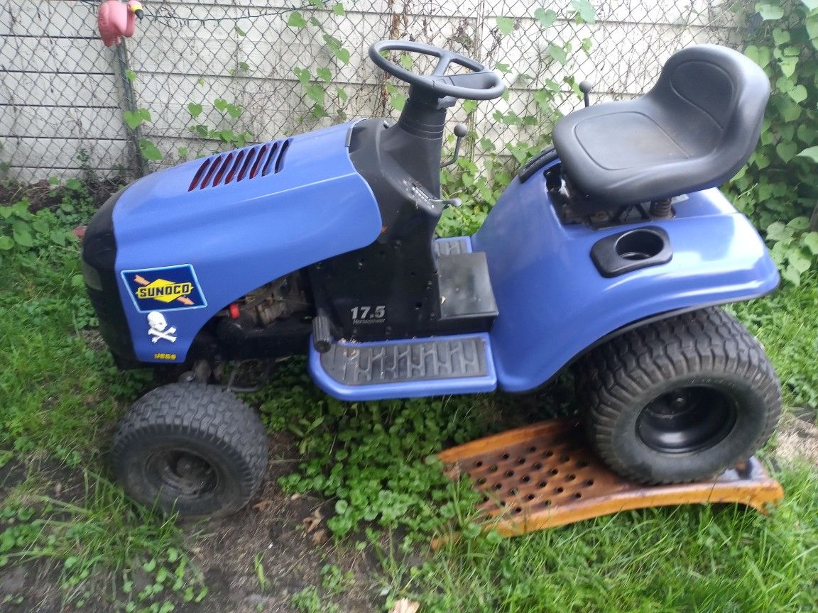 Riding Lawn Mower With Deck