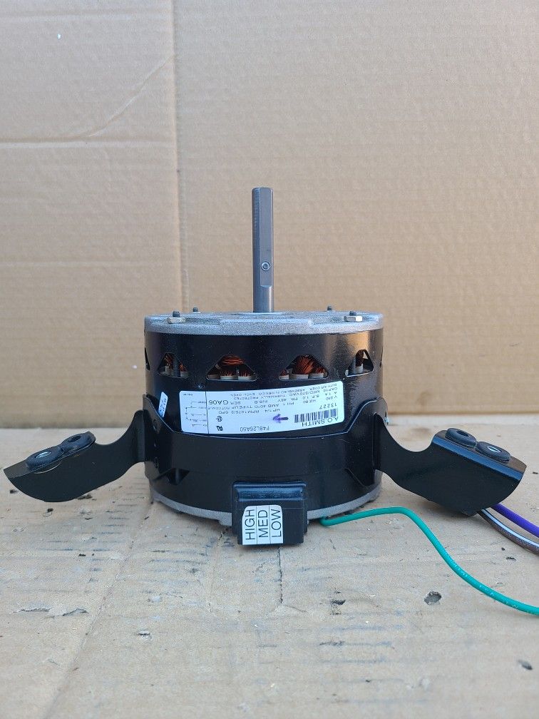 1/4 HP 208-230V 1075RPM AC UNIT BLOWER MOTOR. I HAVE ANY SIZE ON CAPACITORS CONDENSER AND BLOWER MOTORS.