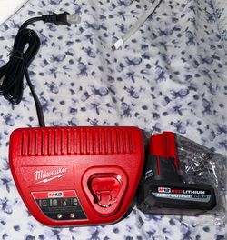 MILWAUKEE M12 BATTERY AND CHARGER