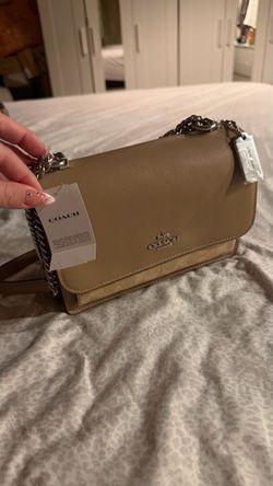 COACH PURSE NEVER USED