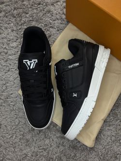 Shoe lv size 10