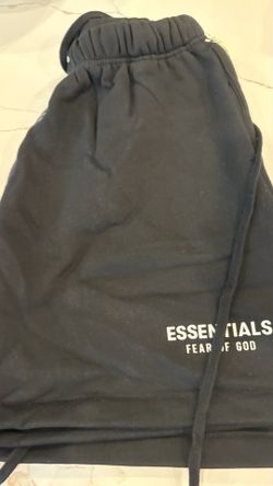 Black essential shorts