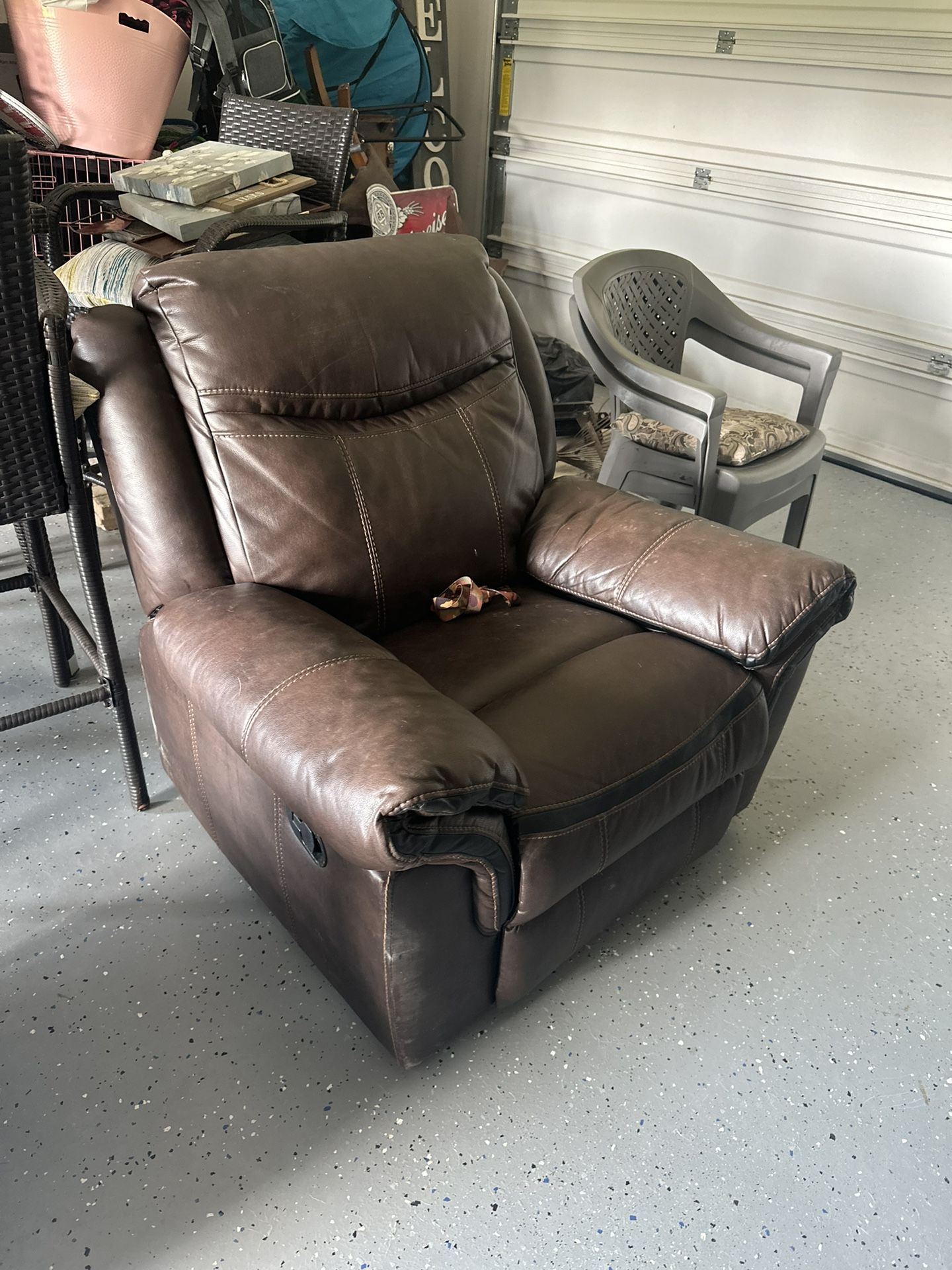 Recliner for Sale in Edinburg, TX OfferUp