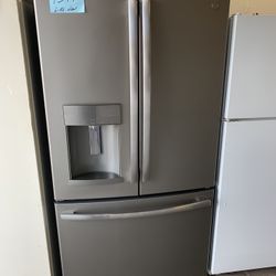 Beautiful French Door Refrigerator Brushed Stainless  Like New .    Warehouse pricing.  Warranty . Delivery Available . 2522 Market st. 33901 