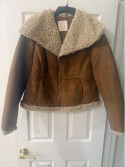 Cute Jacket with large fur collar.