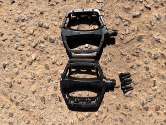 E-Bike Pedals & Bolts