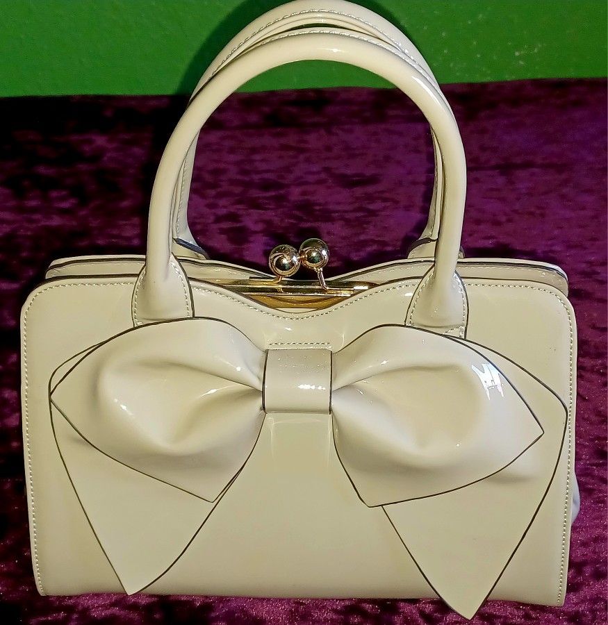 Beige Handbag With Bow