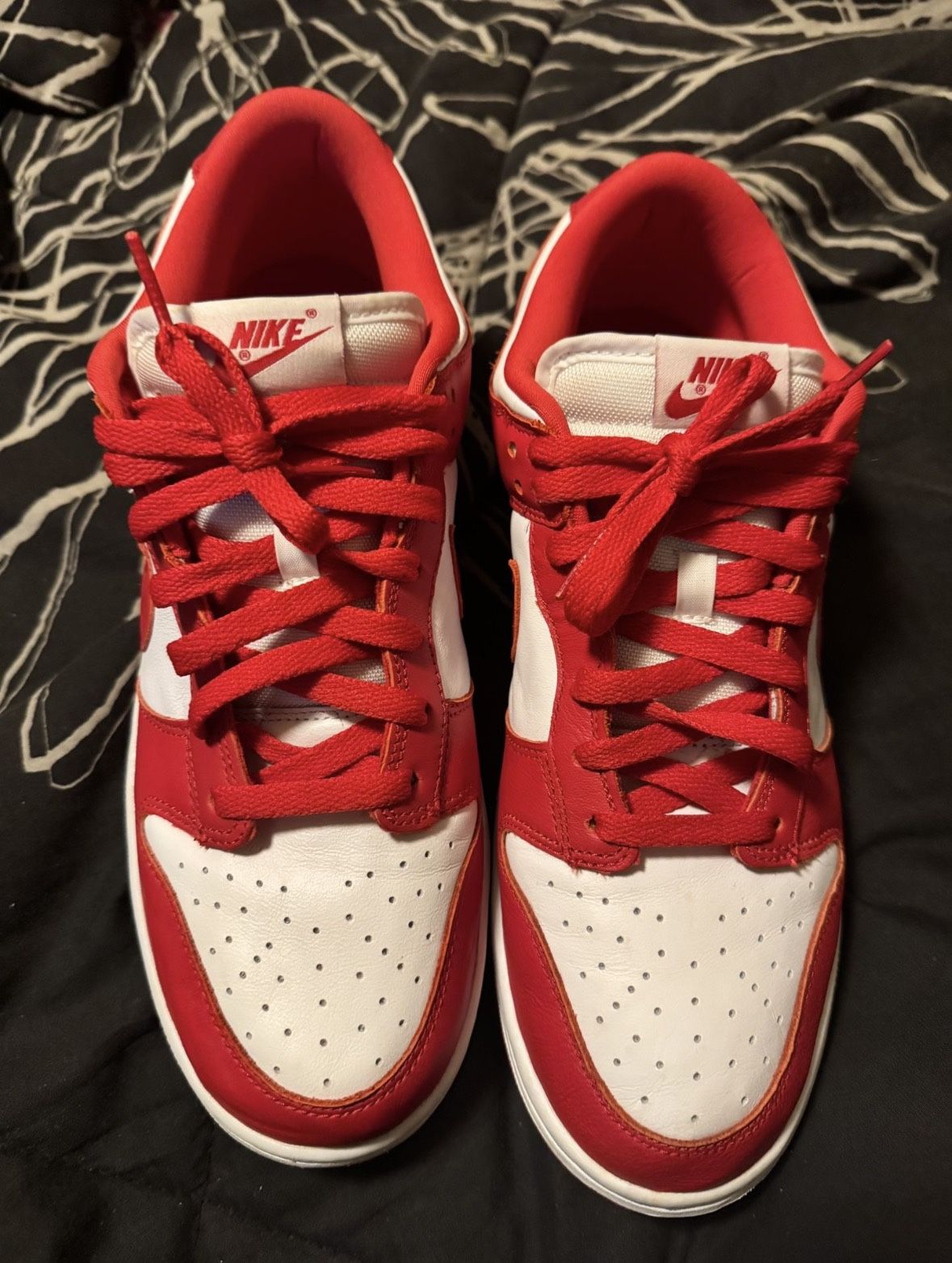 red and white nike dunks