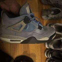 Unc Jordan 4 