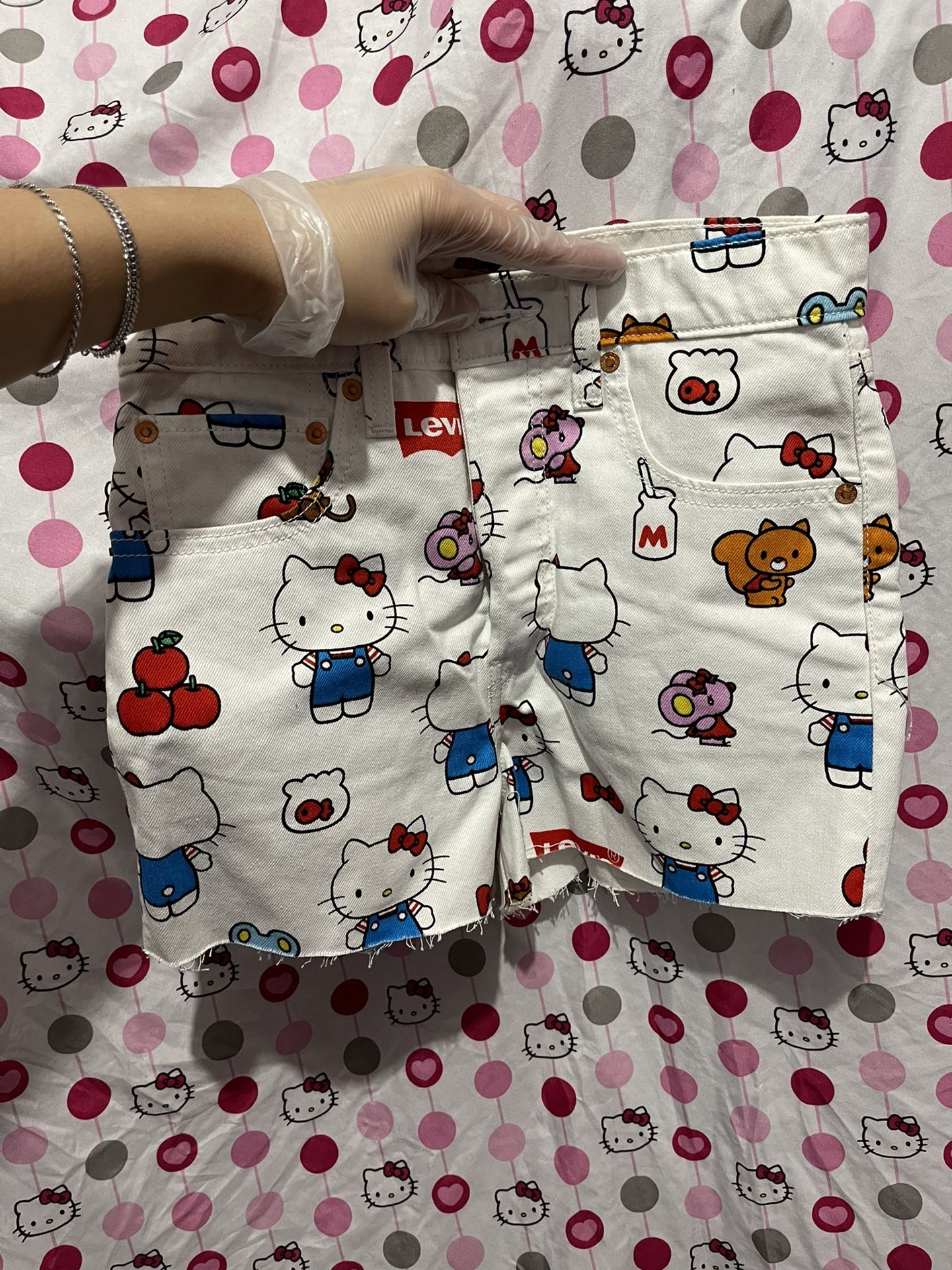 Sanrio Hello Kitty Levi’s Denim Ribcage Shorts  & Accessories