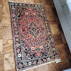 Vintage 2.5 X 4 Hand Knotted Persian Hamadan Wool Accent Rug or area rug. 