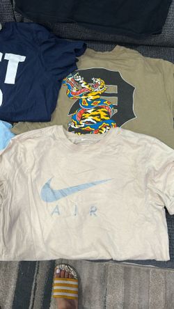 1 Levi Button Up & 6 T-Shirts