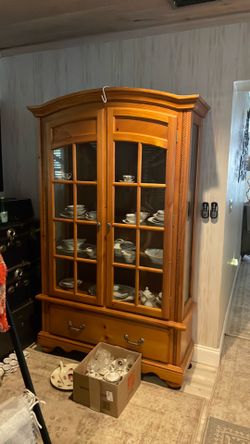 Bookcase / cabinet