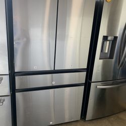 REFRIGERATOR 