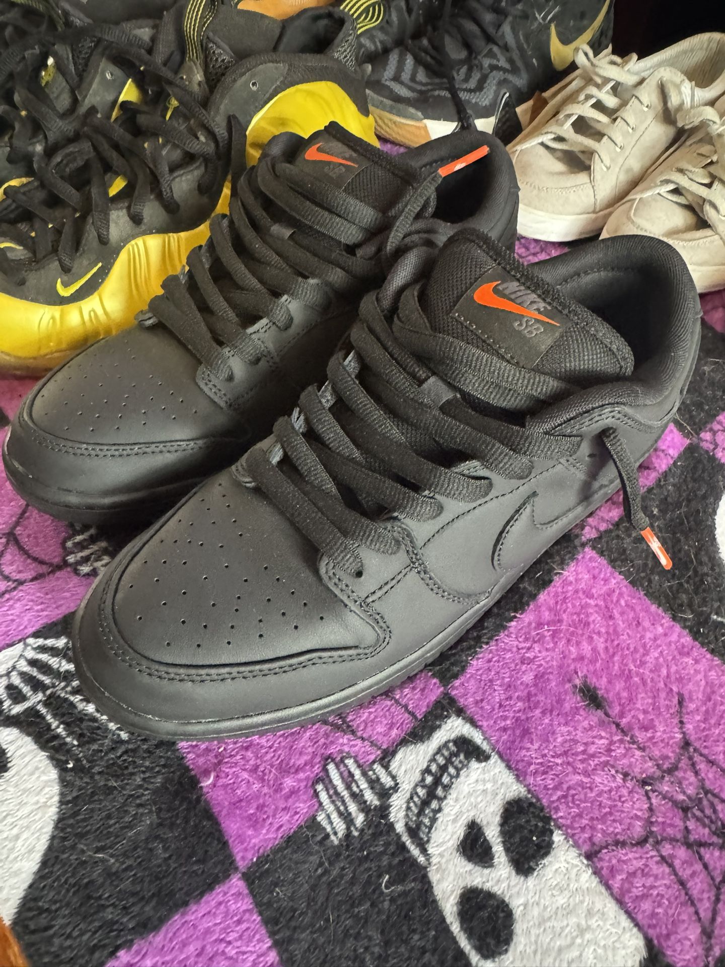 Nike Sb Triple Black Size 9.5