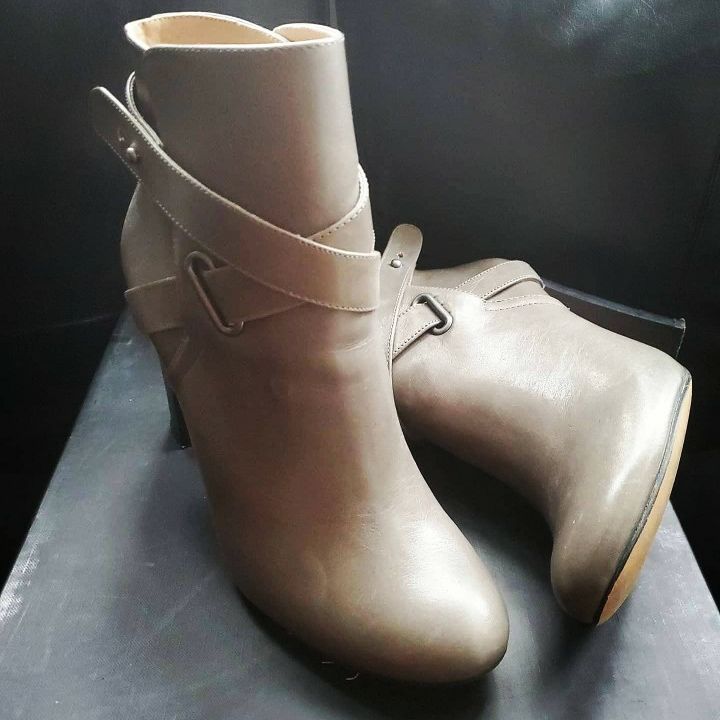 Juliane Hough For Sole Society ASH BELLUCI LEATHER boots High Heel Size 7.5