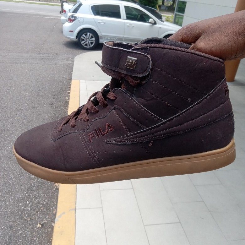 FILA SHOES BROWN SIZE 11