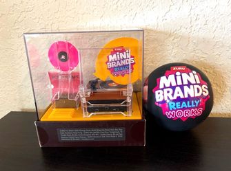 1 Mini Brand Really Works MINI RECORD PLAYER + 1 CAPSULE Vinyl Playset Series ZURU | NEW RELEASED