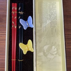 🦋Elegant Chopsticks Gift Set w/ Butterfly Holders – Great Gift! FAST Shipping