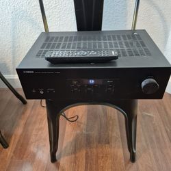Yamaha R-S202BL Stereo Receiver. Like New! Original Remote Included. Pristine Working Condition.