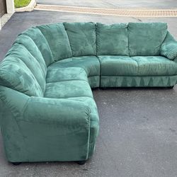 Sofa/Couch Sectional - Natuzzi - Delivery Available 🚛