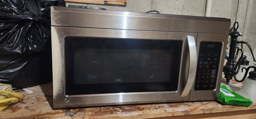 Microwave With Exhaust Fan