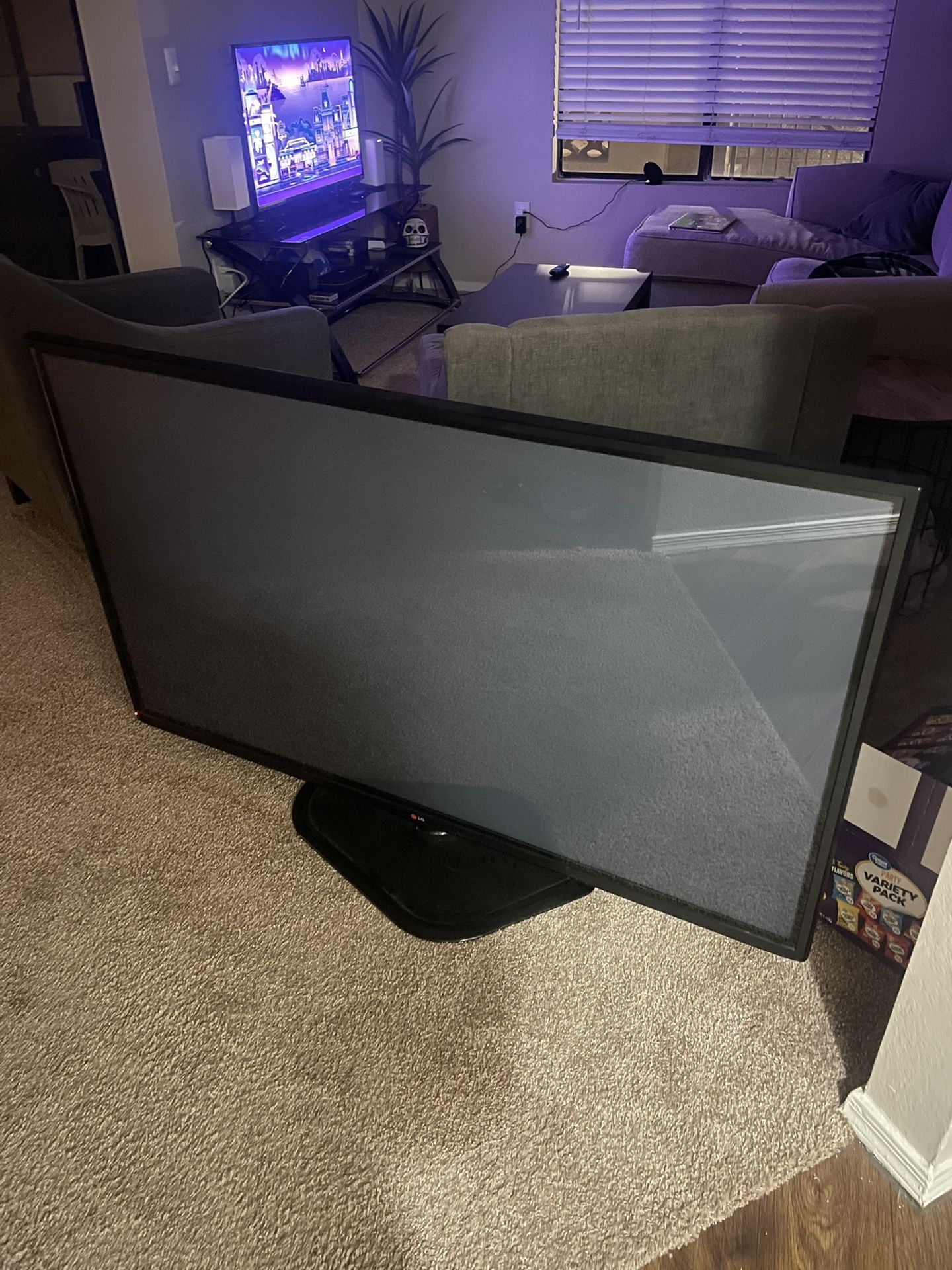 TV 62 Inches (no remote)