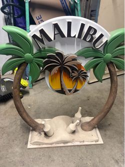 Wooden Malibu sign