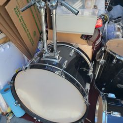 DRUM SET