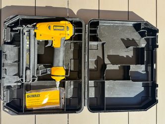 DeWalt D51238 18-Gauge Pneumatic Brad Nailer