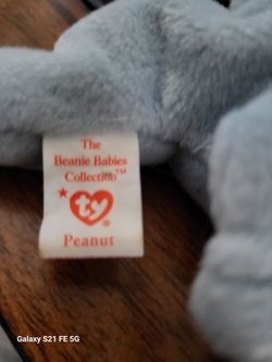 Beanie Baby. Peanut