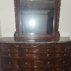 Quick-sale style: Heavy Solid Wood Dresser w/ Mirror & Nightstand – Great Condition