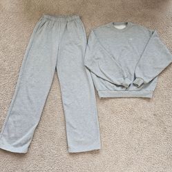 Alo yoga sweatshirt and straight leg sweatpants small