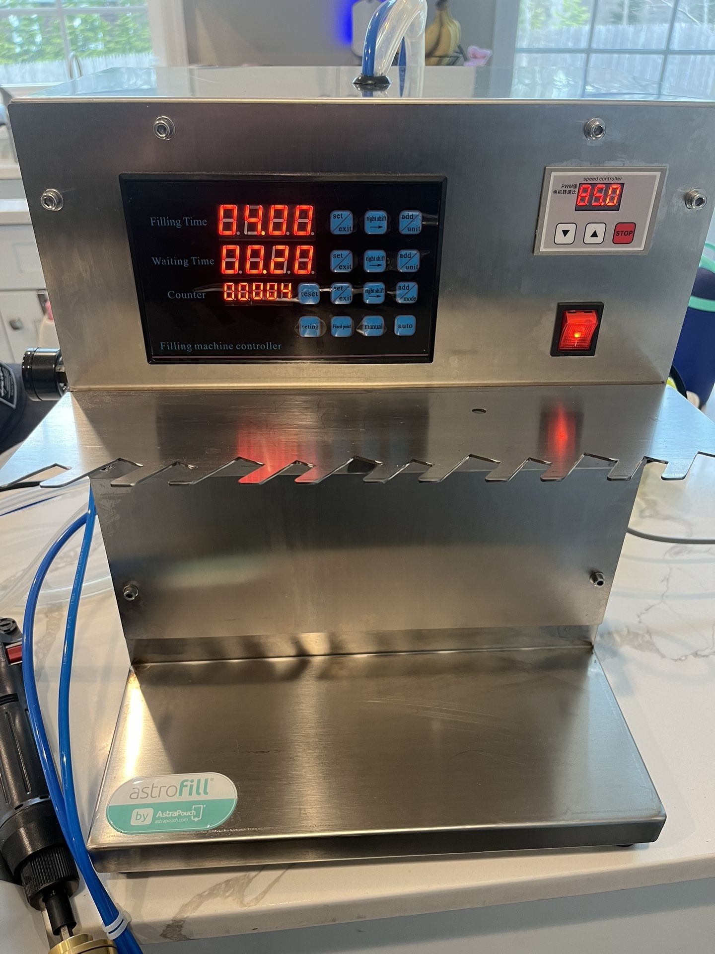 Beverage filler (brand New Orig. $1500)