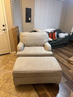 Arm chair with ottoman