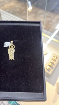 Gold charm