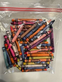 Bag of mostly new Crayola crayons