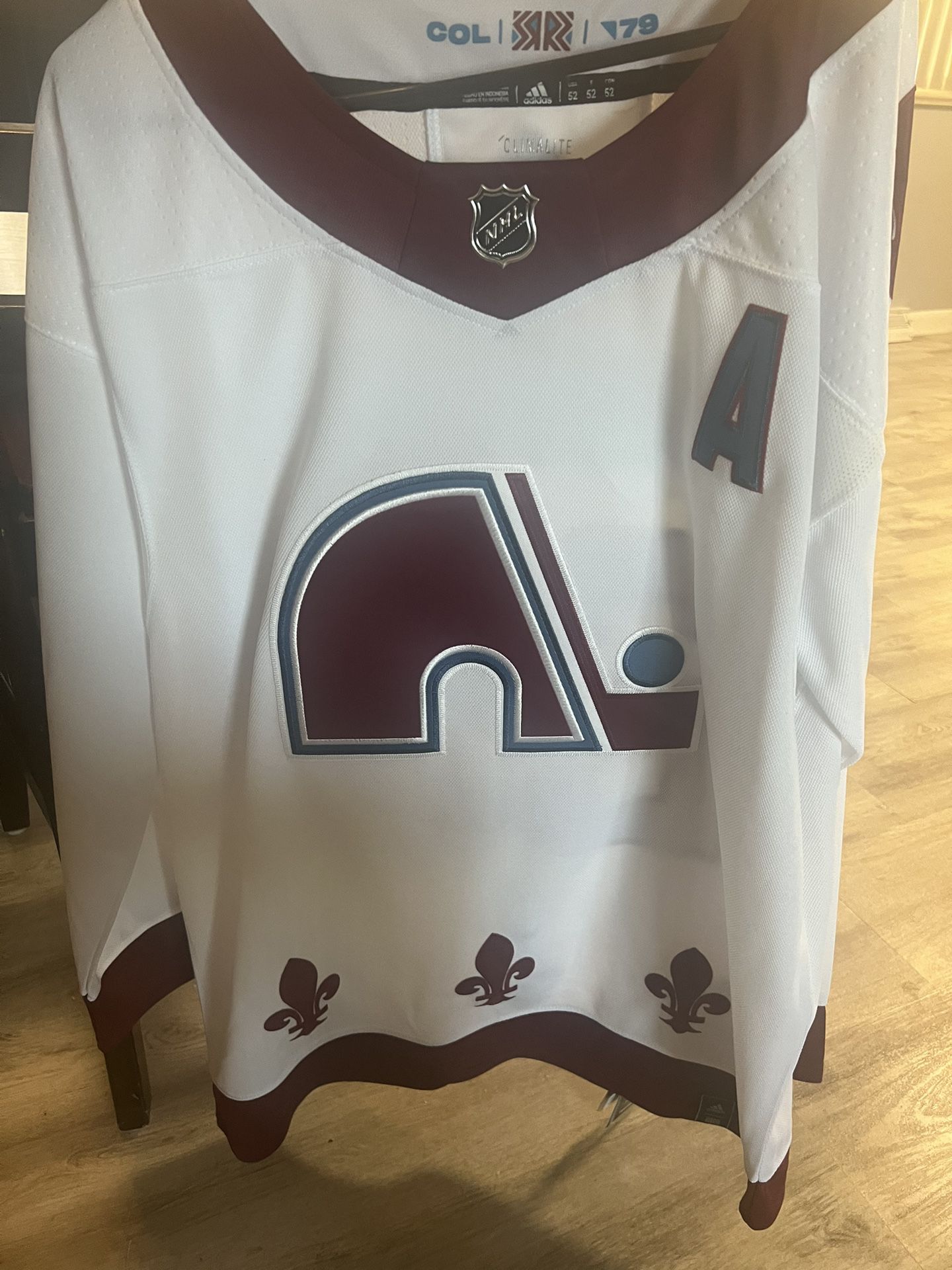 Nathan Mackinnon Reverse Retro 1.0 (L) for Sale in Parker, CO - OfferUp