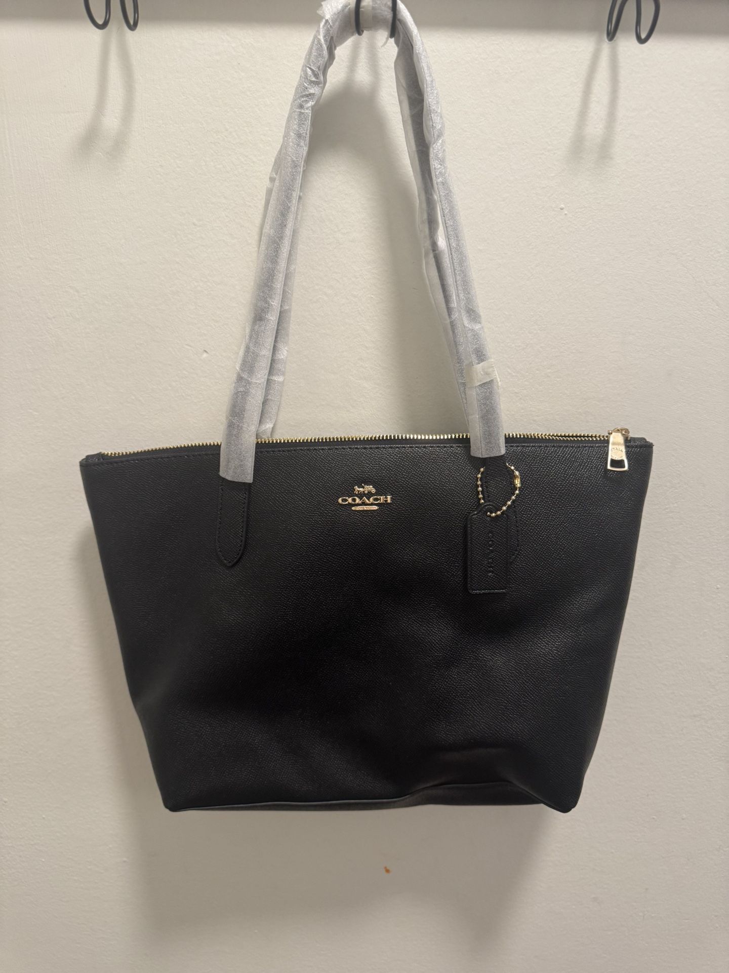 Black Coach Cross-Grain Zip Tote