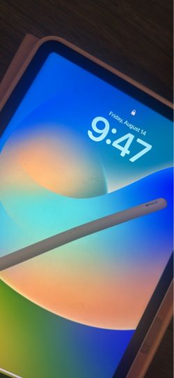 iPad(5th gen) with Apple pen